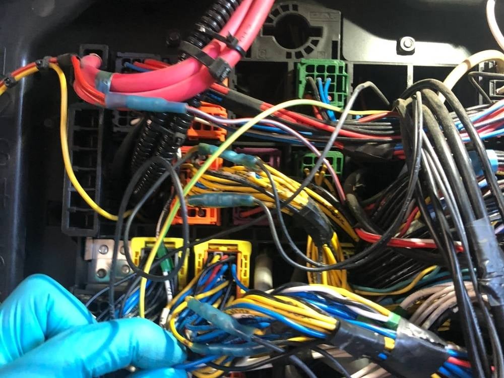 Electrical fault diagnostics on refuse vehicle