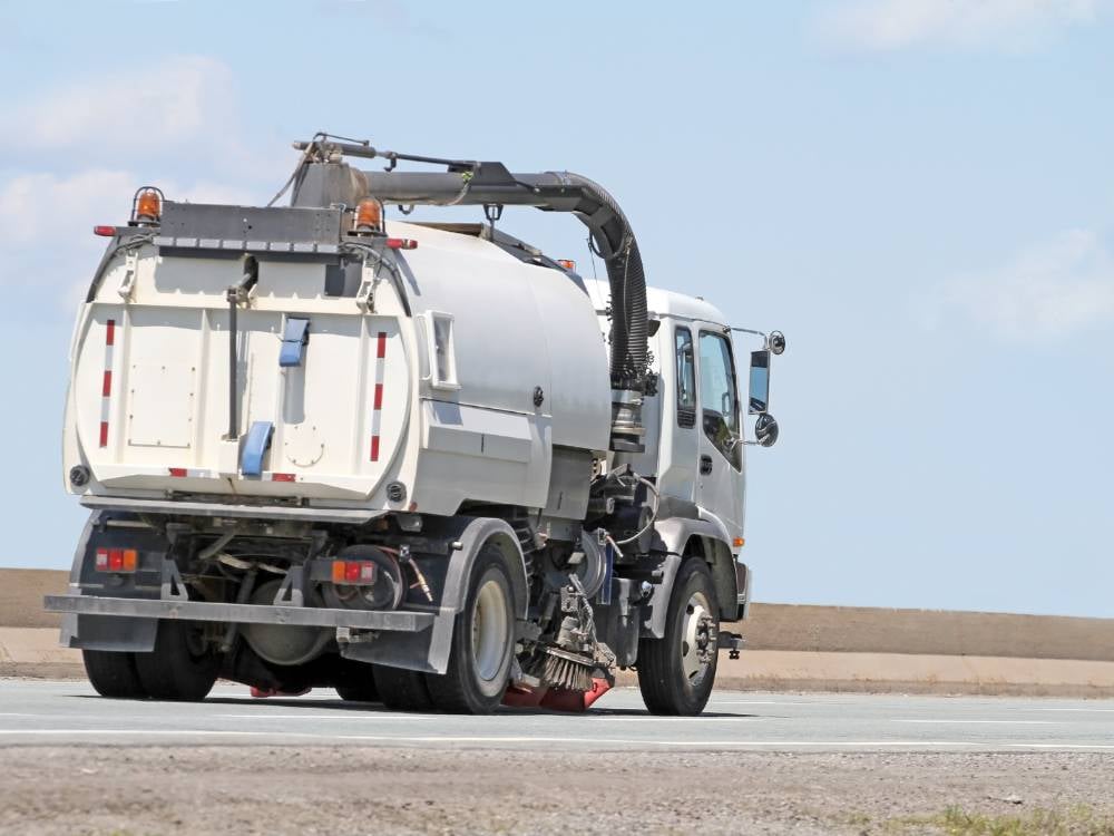 Dustcart with Brush Faults